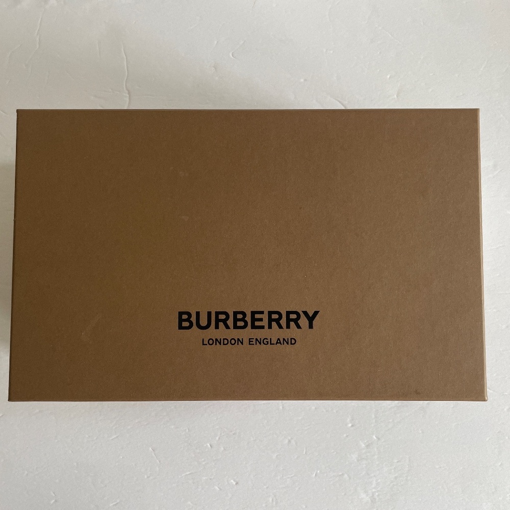 BURBERRY NWT Furley Dark Birch Check  Slider Size 39 EUR  (8.5)US